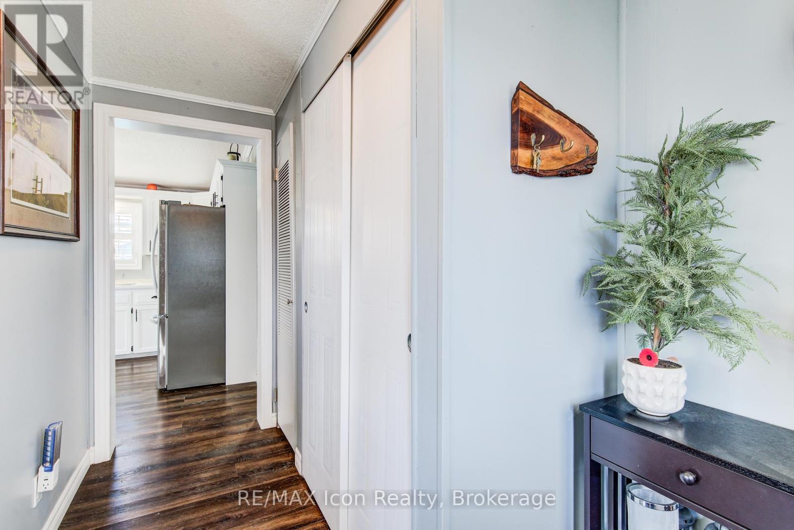 11 Hemlock Crescent, Puslinch, ON - Indoor Photo Showing Other Room