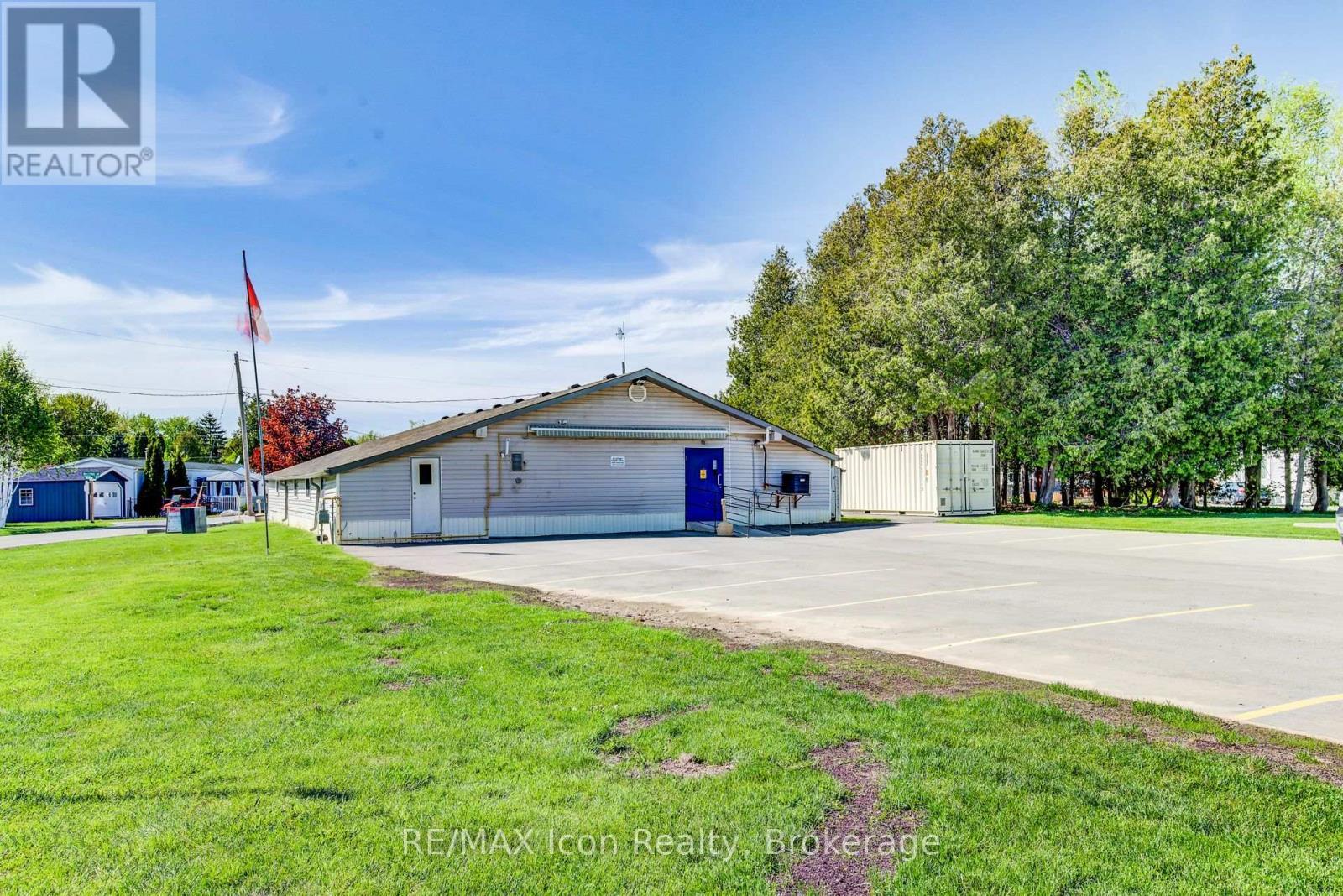 11 Hemlock Crescent, Puslinch, ON - Outdoor