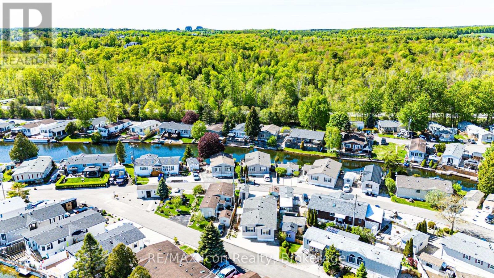 11 Hemlock Crescent, Puslinch, ON - Outdoor With View