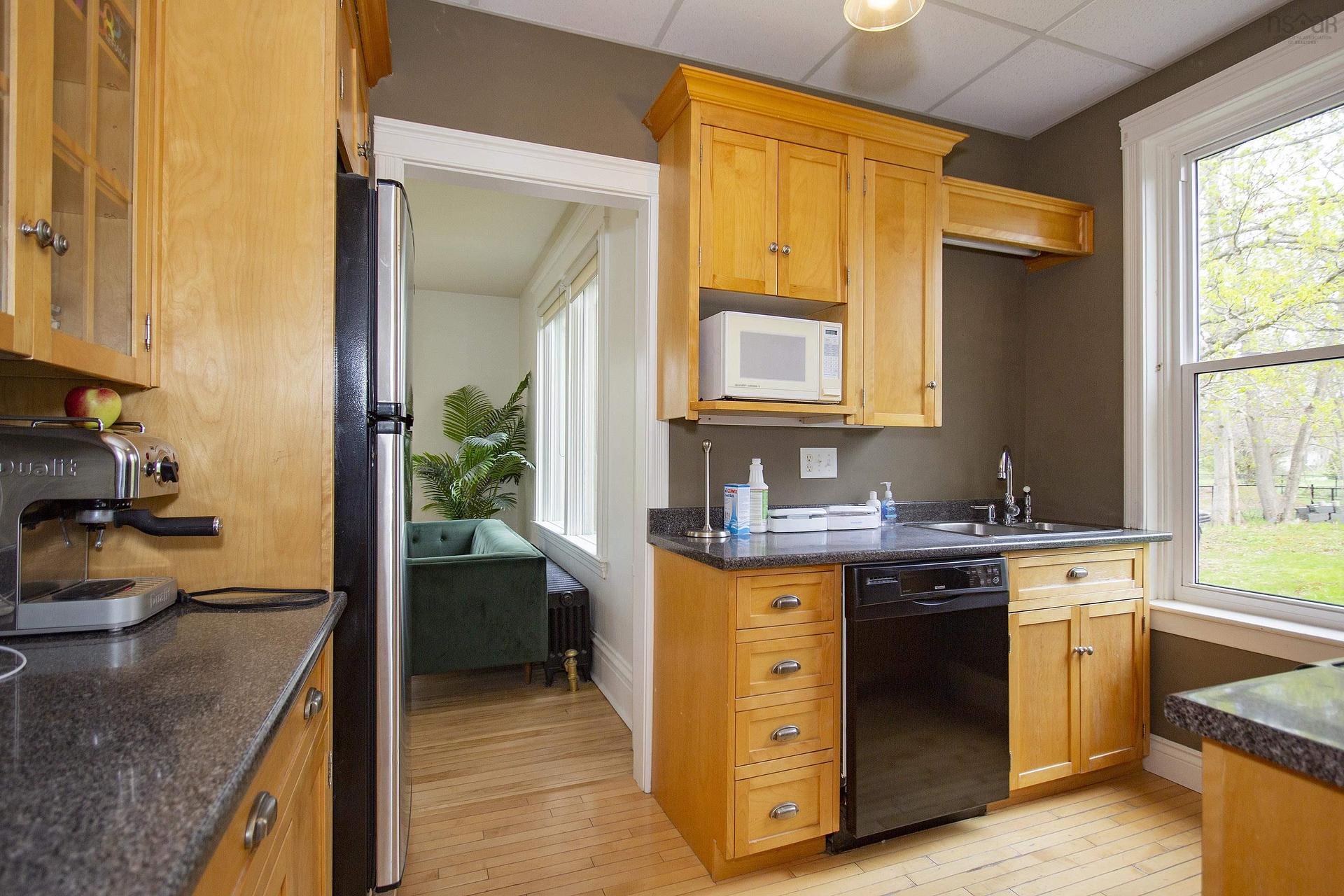 159 Victoria Street E, Amherst, NS