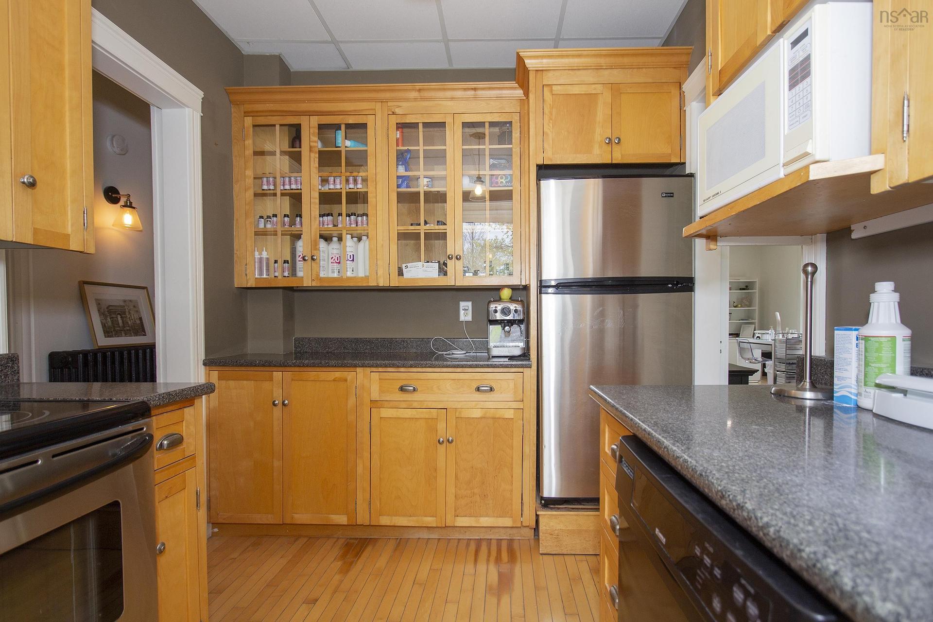 159 Victoria Street E, Amherst, NS