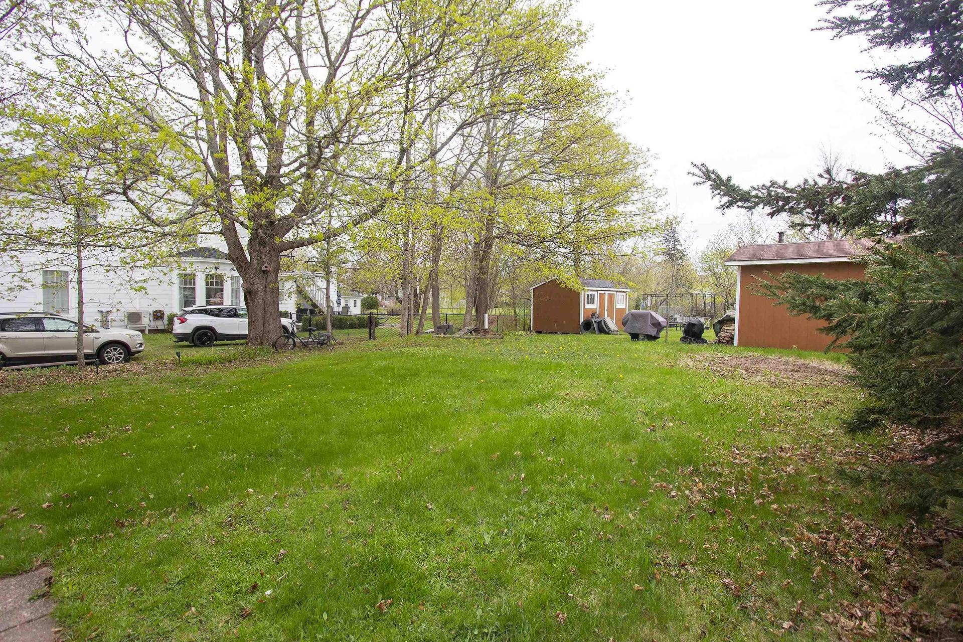 159 Victoria Street E, Amherst, NS