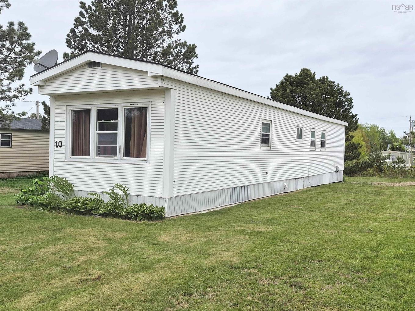 10 Bayview Drive, Amherst, NS