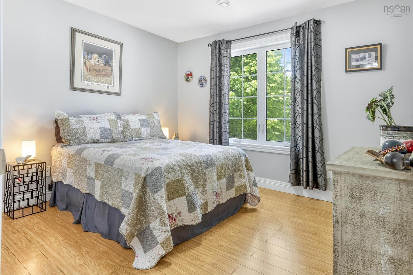 277 Victoria Road, Lunenburg, NS