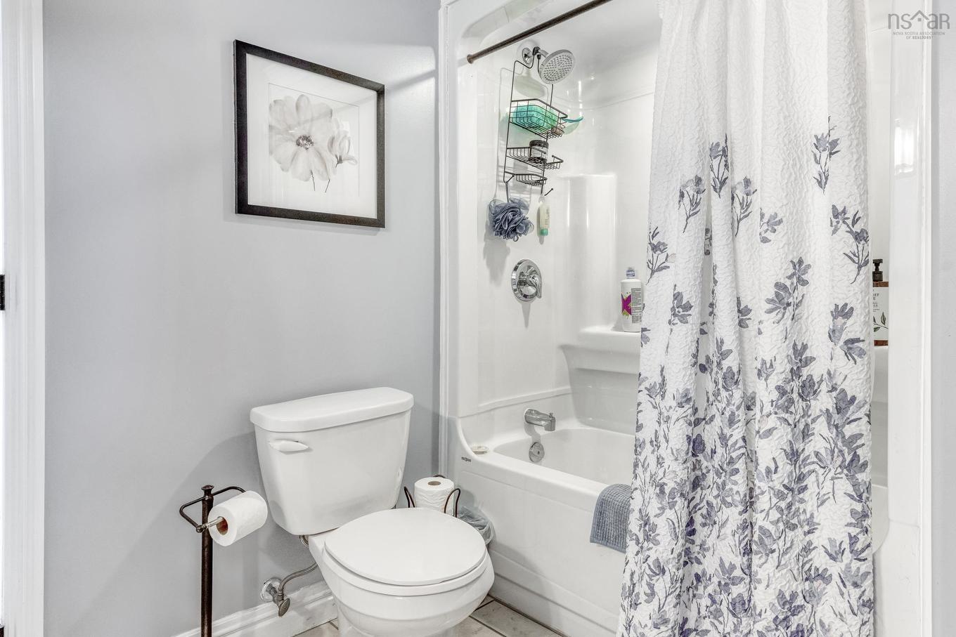 277 Victoria Road, Lunenburg, NS