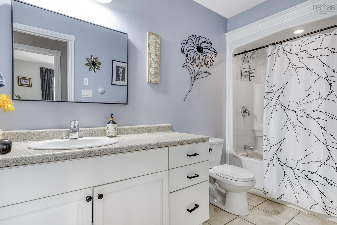 277 Victoria Road, Lunenburg, NS
