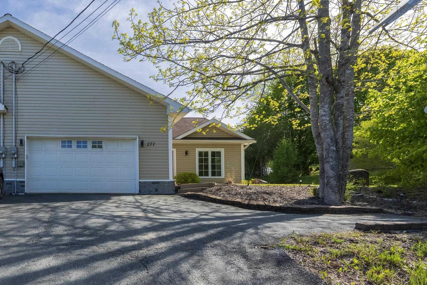 277 Victoria Road, Lunenburg, NS