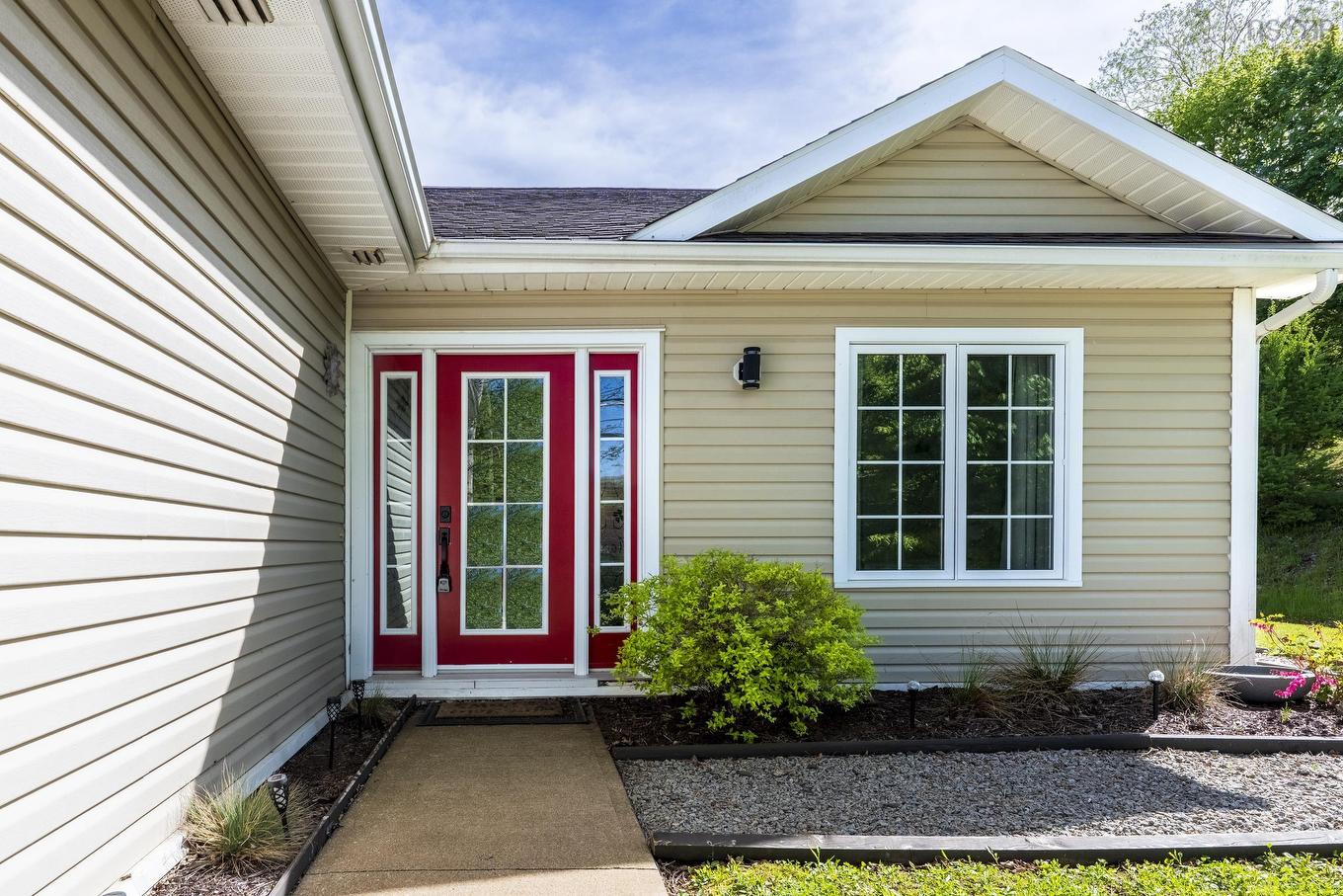 277 Victoria Road, Lunenburg, NS