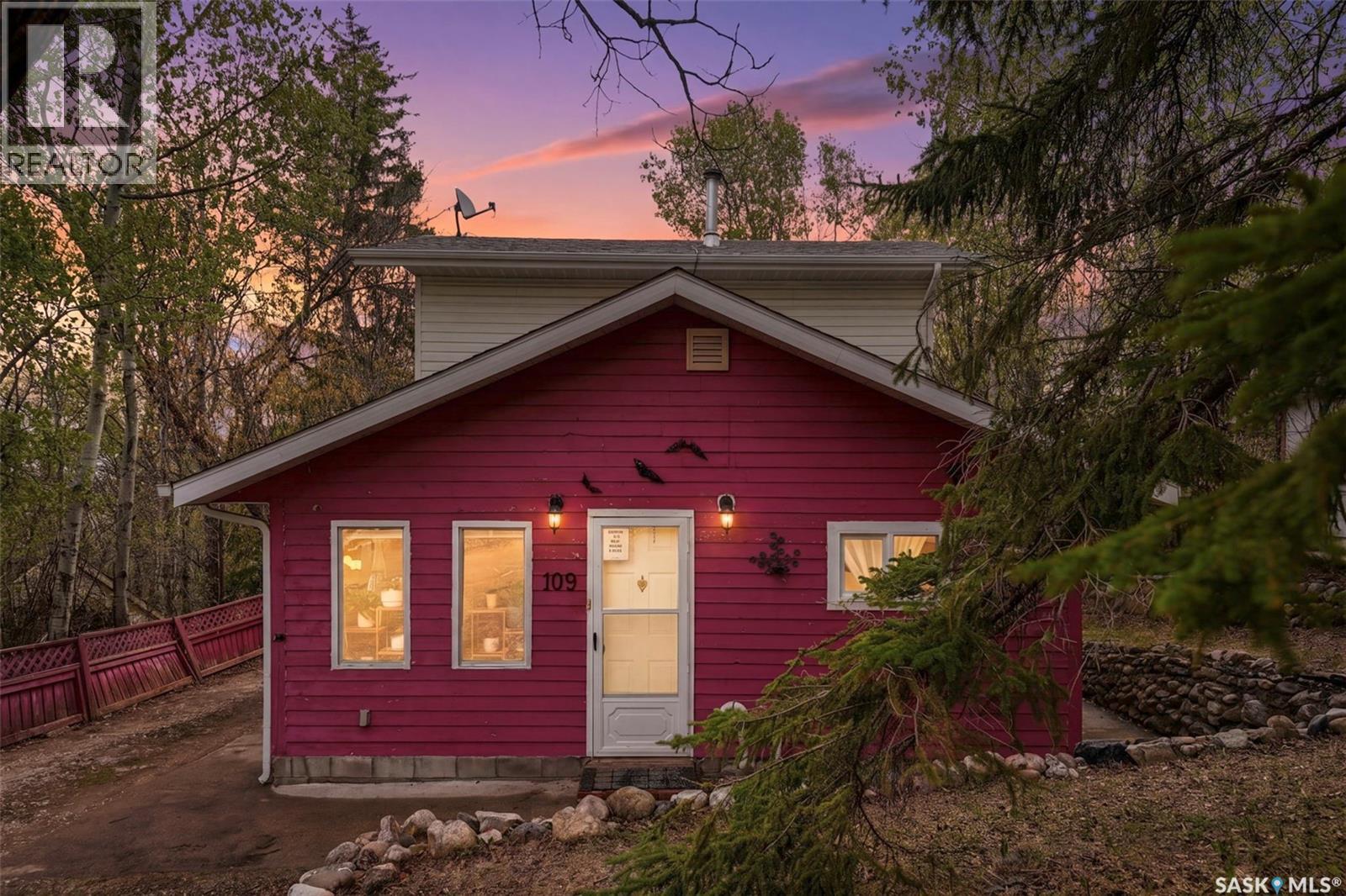 107-109 Shawondasse Drive, Manitou Beach, SK - Outdoor
