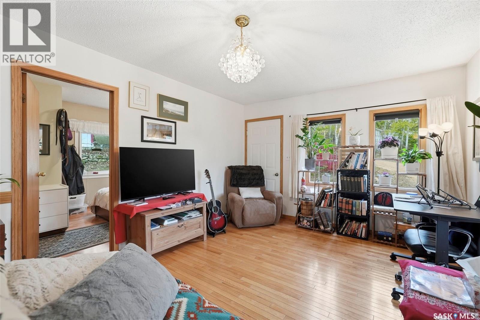 107-109 Shawondasse Drive, Manitou Beach, SK - Indoor