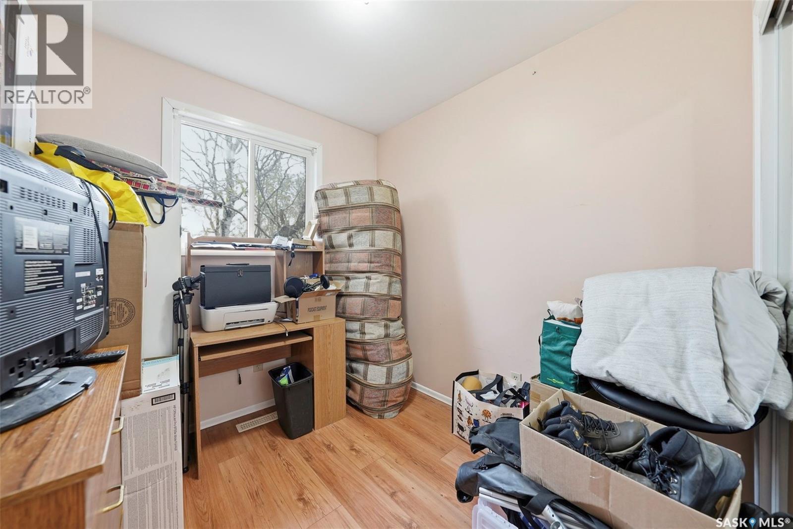 107-109 Shawondasse Drive, Manitou Beach, SK - Indoor