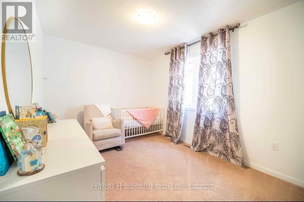 Upper - 165 Emick Drive, Hamilton, ON - Indoor Photo Showing Other Room