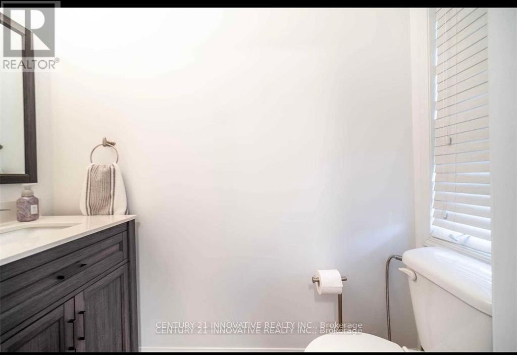 Upper - 165 Emick Drive, Hamilton, ON - Indoor Photo Showing Bathroom