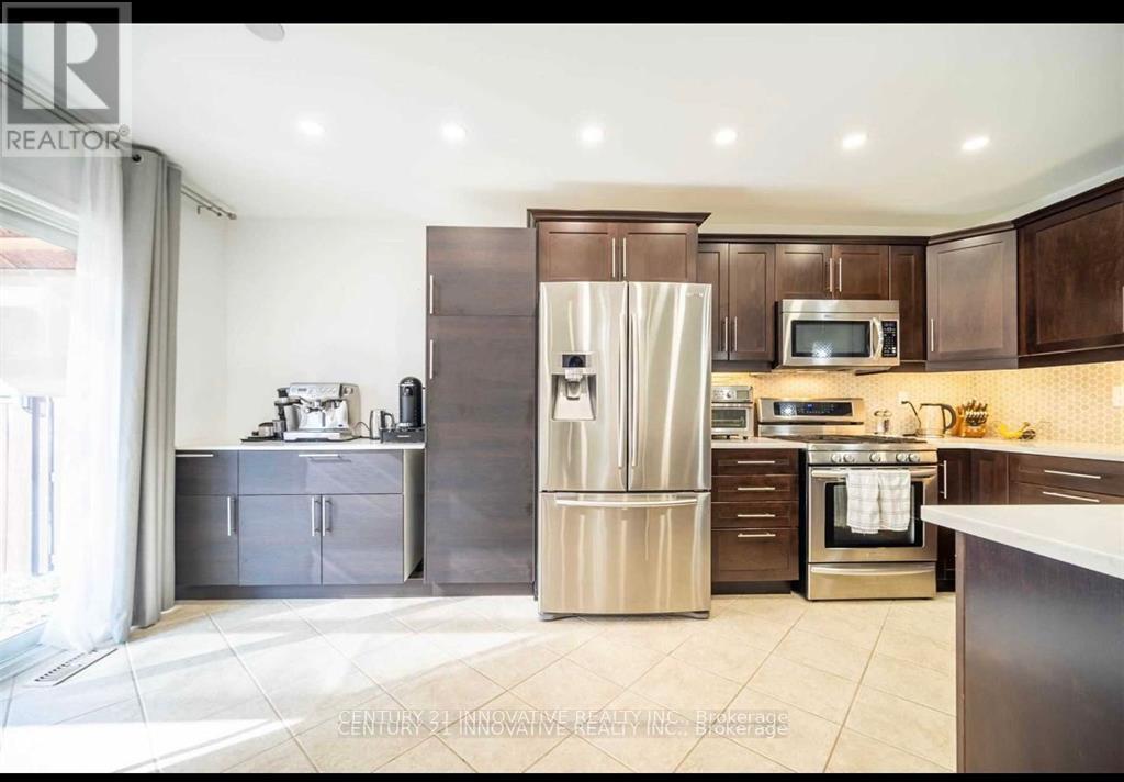 Upper - 165 Emick Drive, Hamilton, ON - Indoor Photo Showing Kitchen With Stainless Steel Kitchen