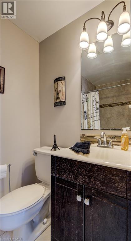 341 Cooper Street, Cambridge, ON - Indoor Photo Showing Bathroom