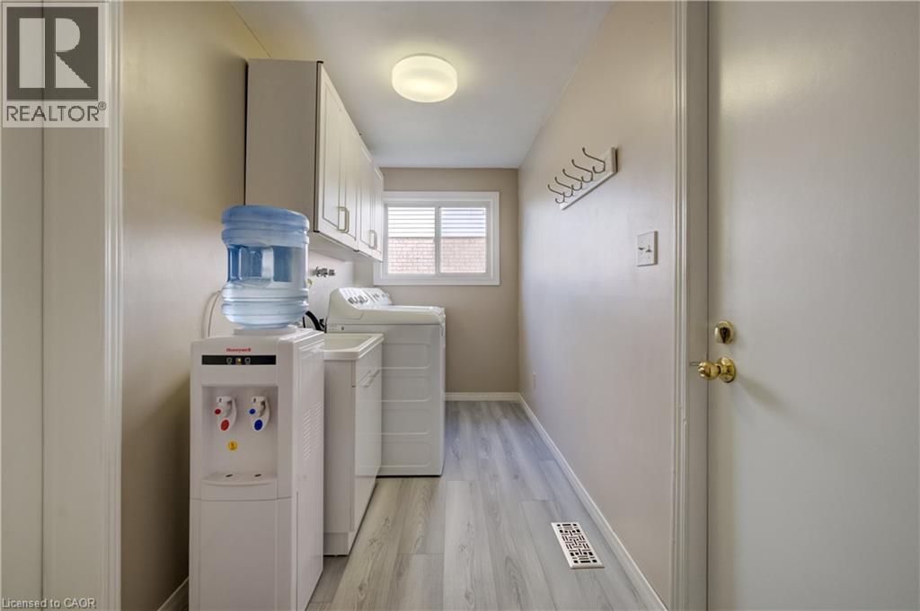 341 Cooper Street, Cambridge, ON - Indoor Photo Showing Laundry Room