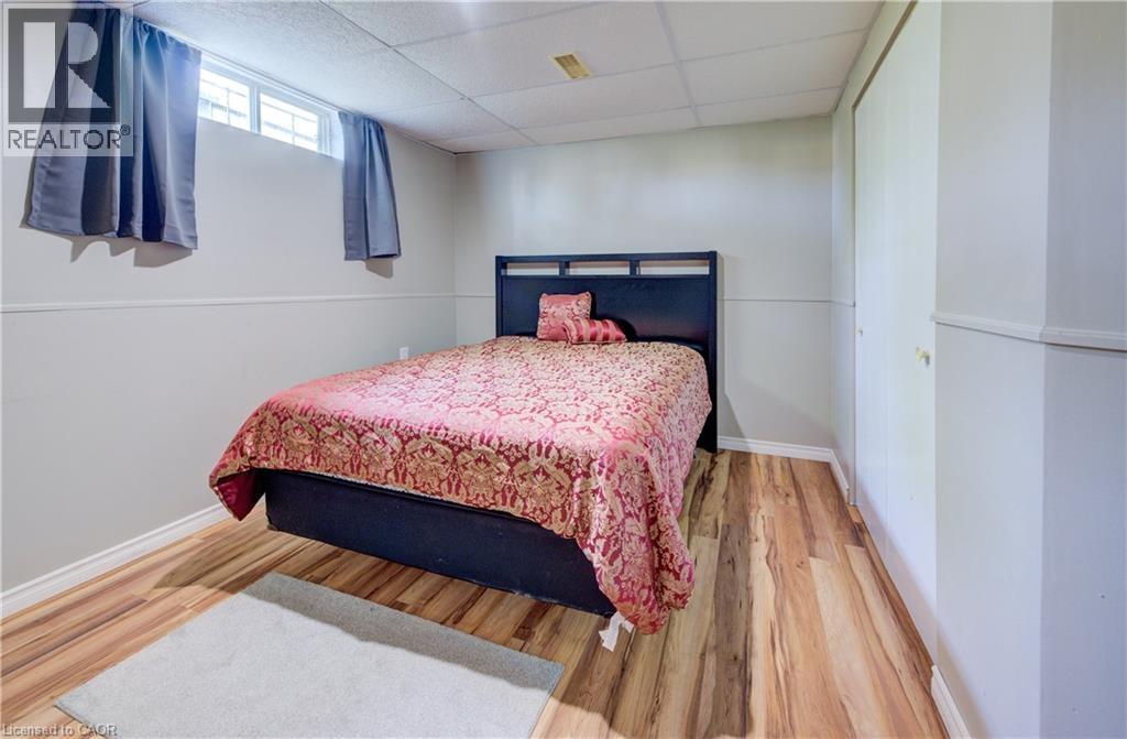 341 Cooper Street, Cambridge, ON - Indoor Photo Showing Bedroom