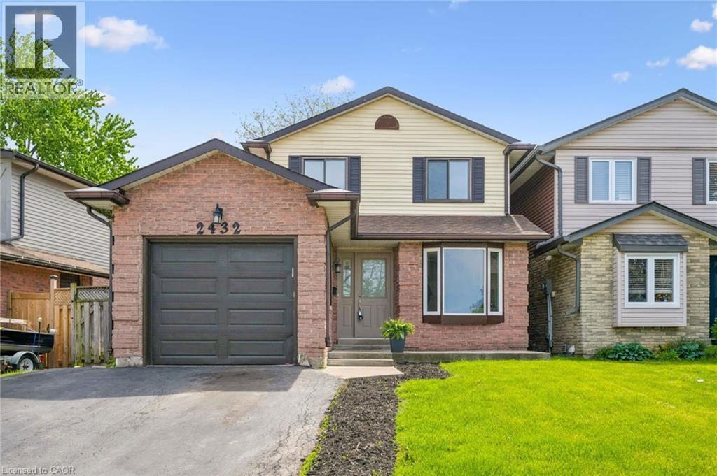 2432 Malcolm Crescent, Burlington, ON - Outdoor With Facade