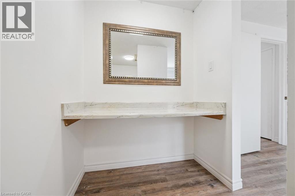 2432 Malcolm Crescent, Burlington, ON - Indoor