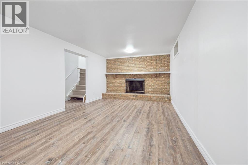 2432 Malcolm Crescent, Burlington, ON - Indoor With Fireplace