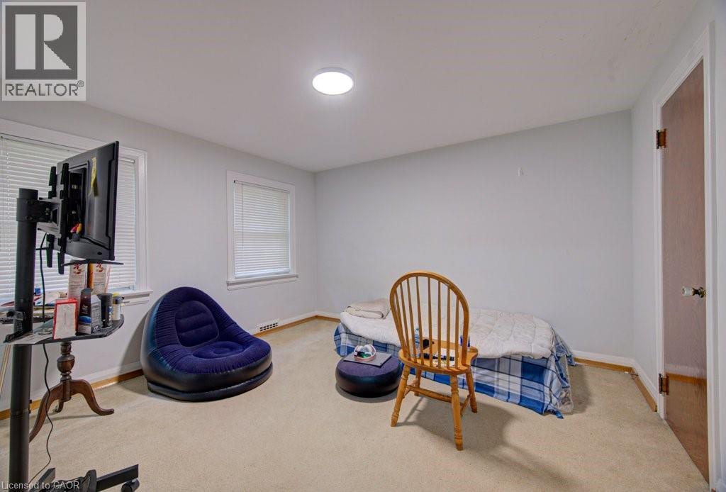 128 Pollock Avenue, Cambridge, ON - Indoor