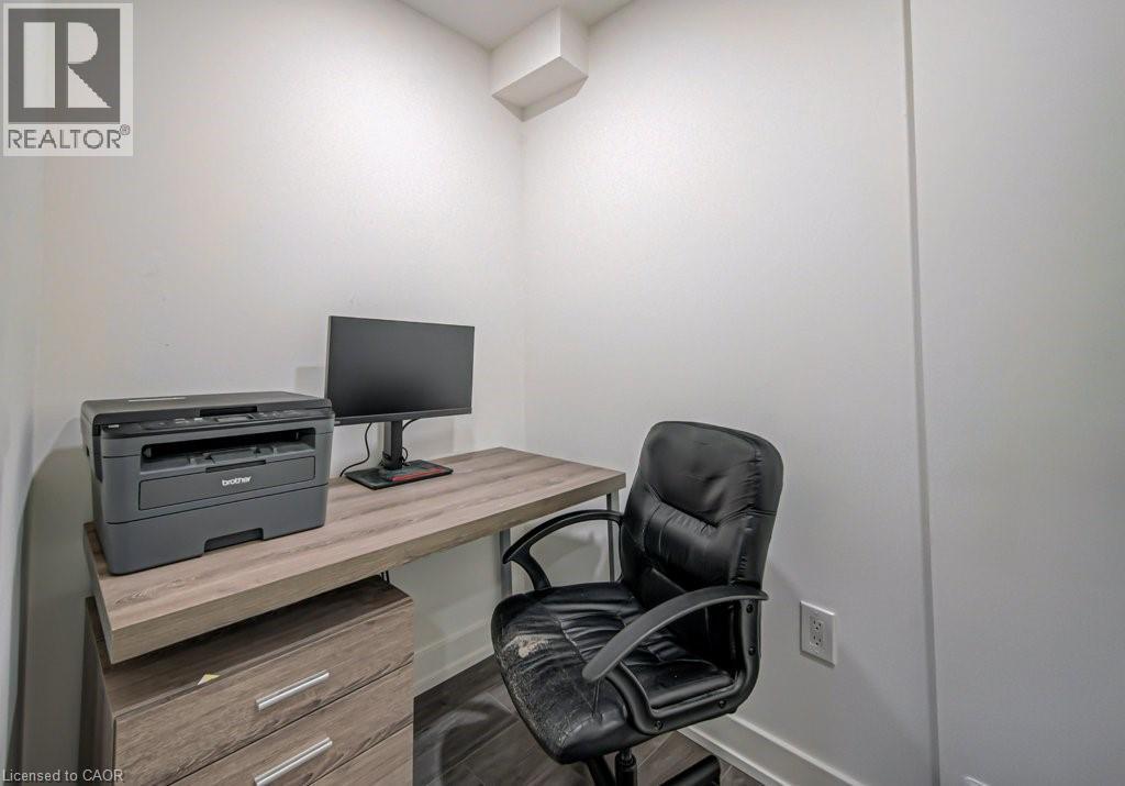 Image quality insufficient for description - 128 Pollock Avenue, Cambridge, ON - Indoor Photo Showing Office