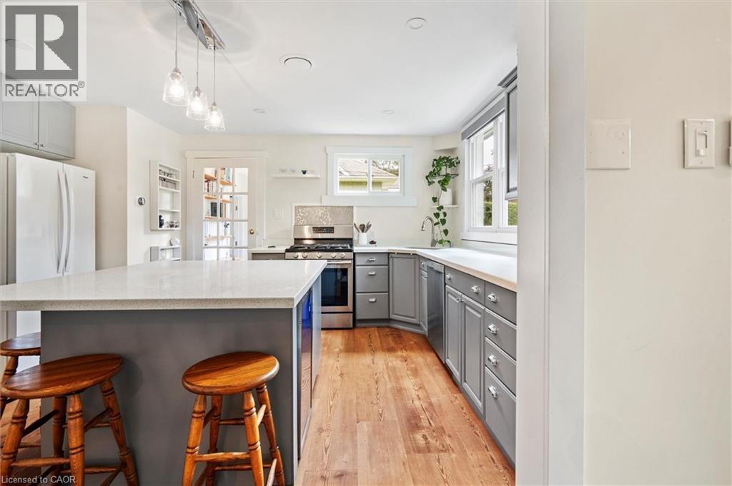 6295 Guelph Line, Burlington, ON - Indoor Photo Showing Kitchen With Upgraded Kitchen