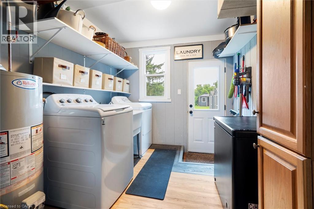 6295 Guelph Line, Burlington, ON - Indoor Photo Showing Laundry Room