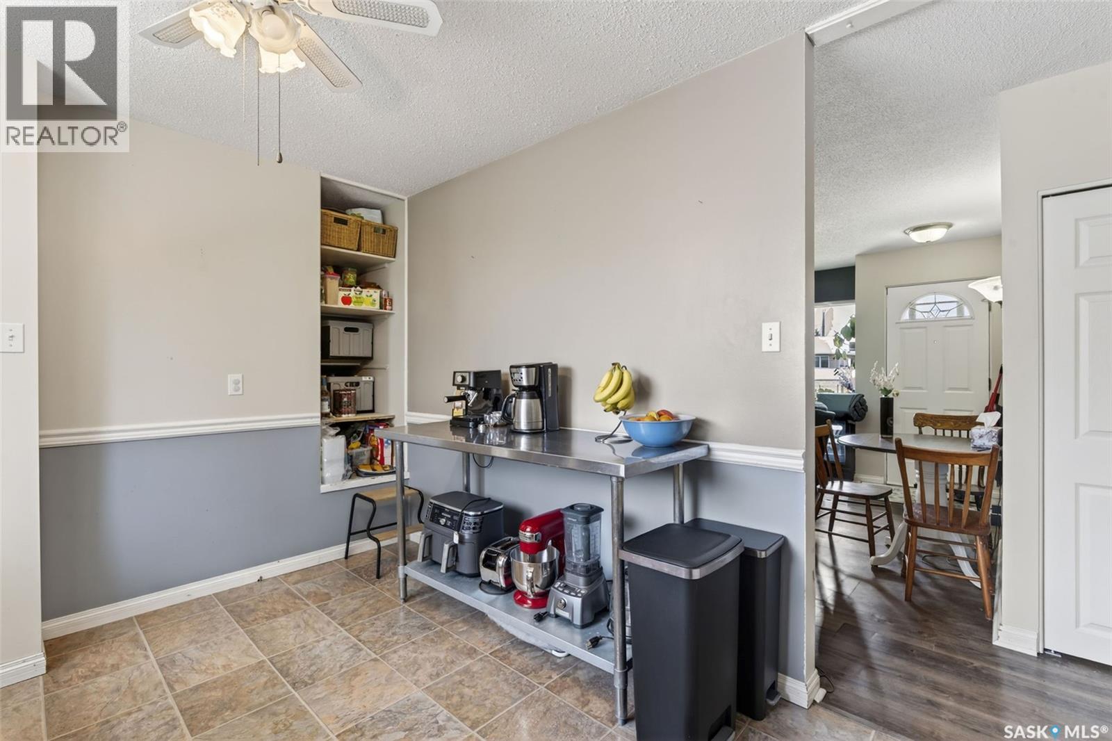 413 Vancouver Avenue N, Saskatoon, SK - Indoor