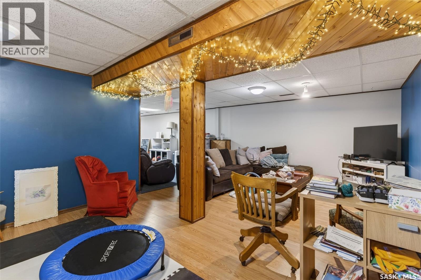 413 Vancouver Avenue N, Saskatoon, SK - Indoor