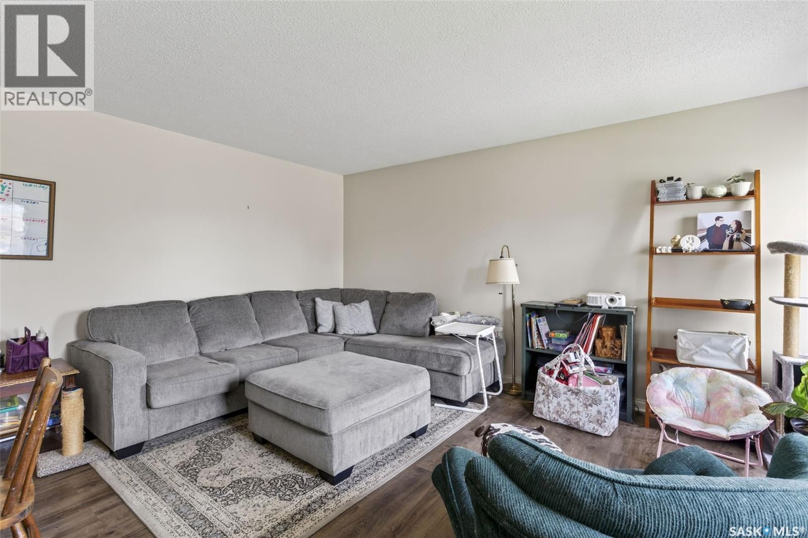 413 Vancouver Avenue N, Saskatoon, SK - Indoor Photo Showing Living Room