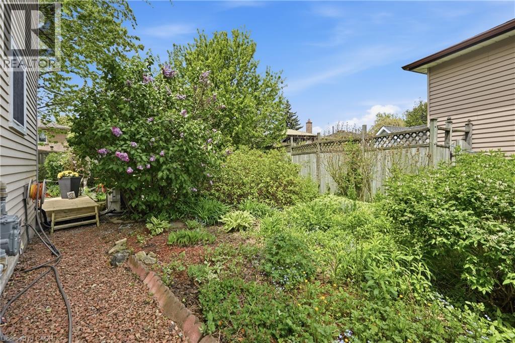 144 Bellingham Drive, Hamilton, ON - Outdoor