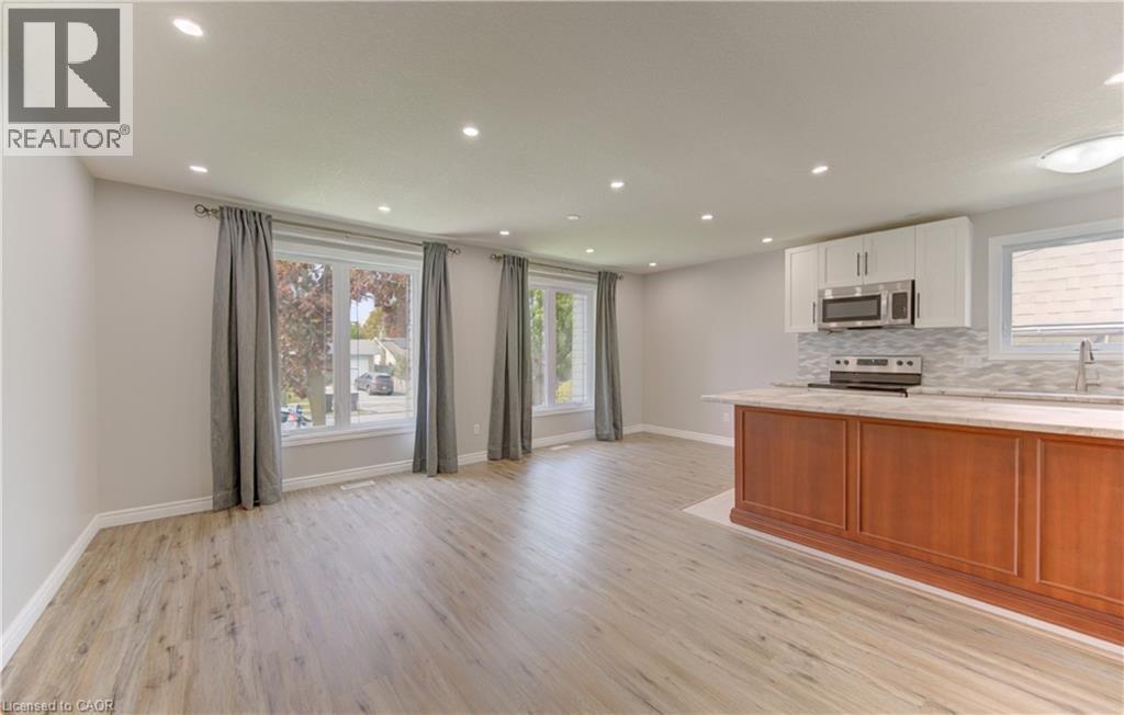 51 Coach Hill Drive, Kitchener, ON - Indoor Photo Showing Kitchen