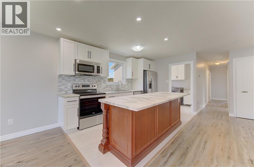 51 Coach Hill Drive, Kitchener, ON - Indoor Photo Showing Kitchen