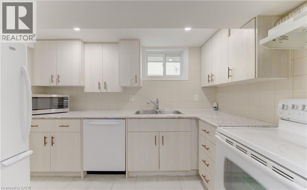 51 Coach Hill Drive, Kitchener, ON - Indoor Photo Showing Kitchen With Double Sink