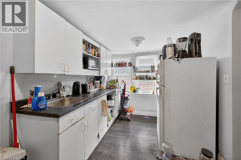 227 Sherman Avenue S, Hamilton, ON - Indoor Photo Showing Other Room