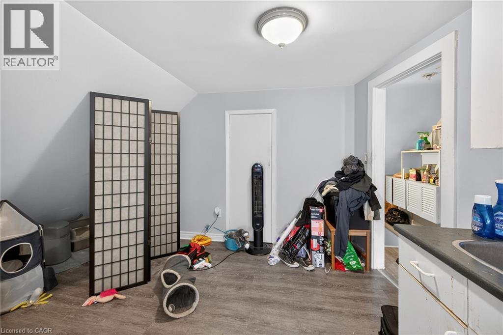 227 Sherman Avenue S, Hamilton, ON - Indoor Photo Showing Laundry Room