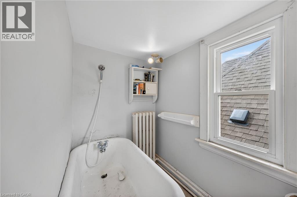 227 Sherman Avenue S, Hamilton, ON - Indoor Photo Showing Other Room