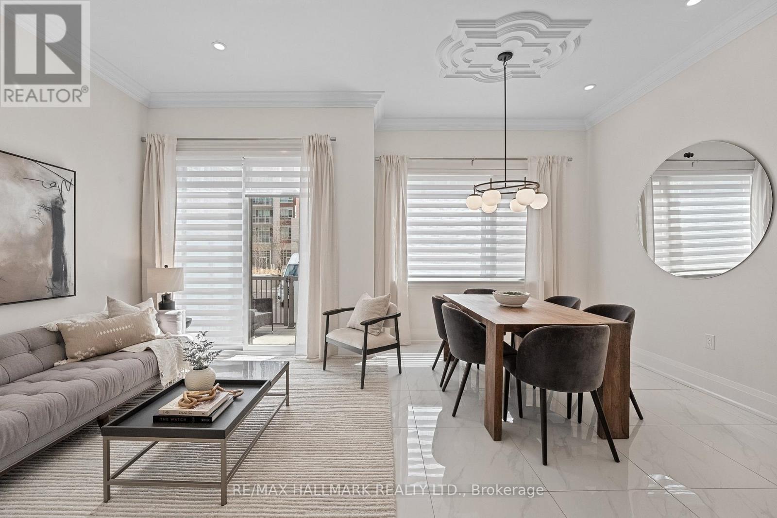 129 High Street W, Mississauga, ON - Indoor Photo Showing Dining Room