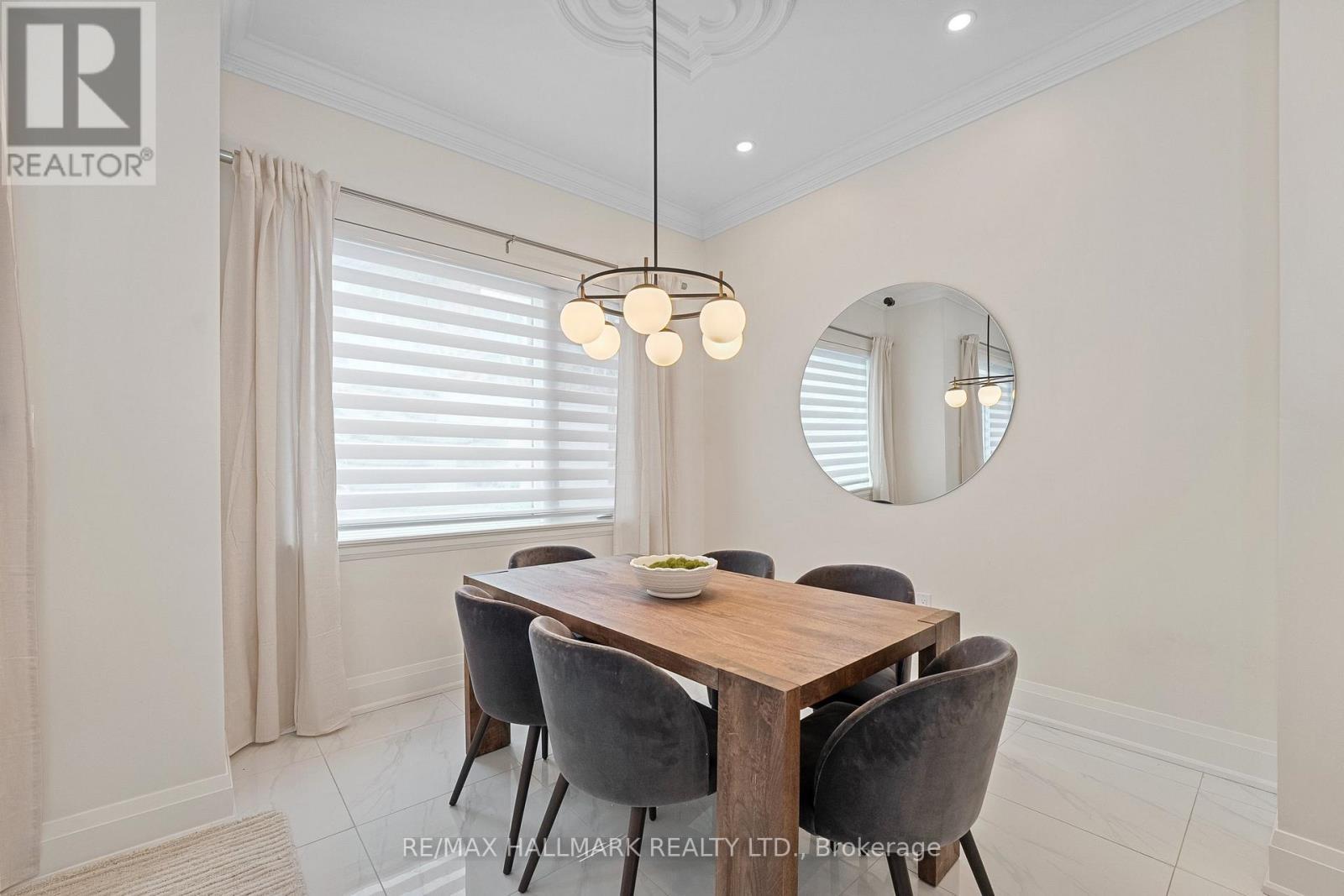 129 High Street W, Mississauga, ON - Indoor Photo Showing Dining Room