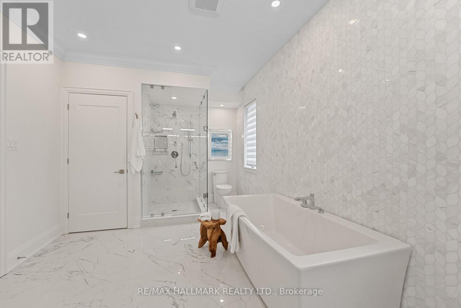 129 High Street W, Mississauga, ON - Indoor