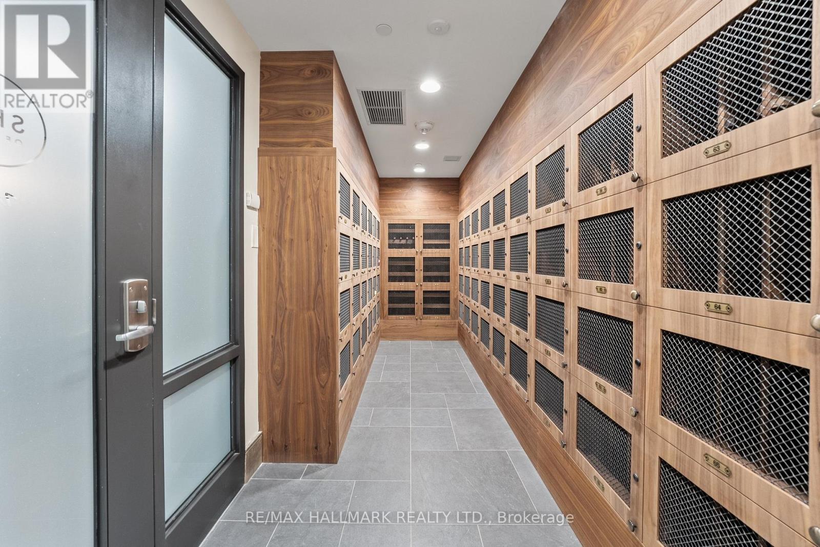 129 High Street W, Mississauga, ON - Indoor Photo Showing Other Room