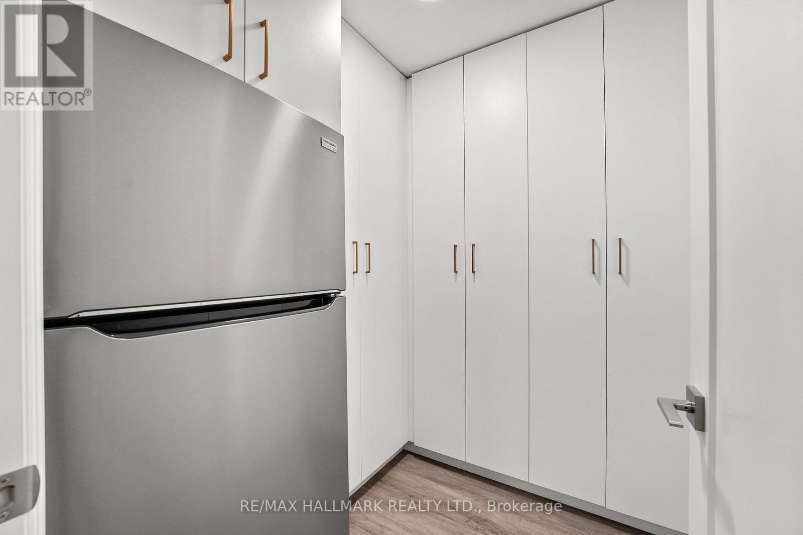 129 High Street W, Mississauga, ON - Indoor Photo Showing Other Room