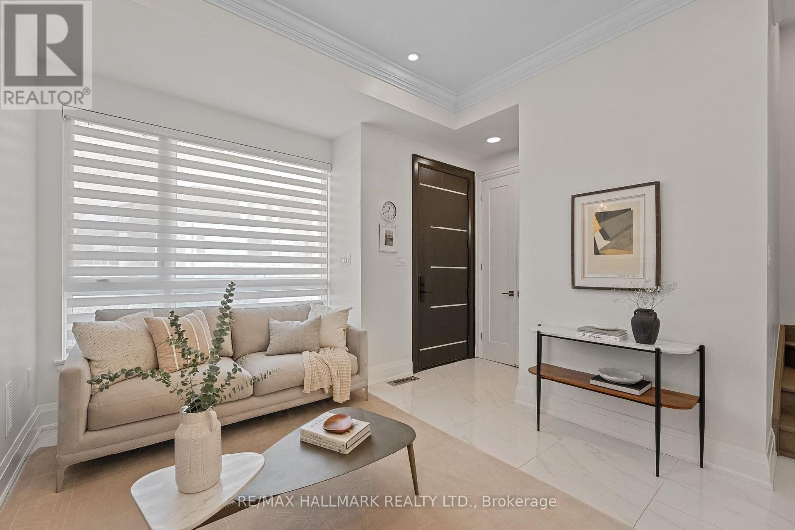 129 High Street W, Mississauga, ON - Indoor Photo Showing Other Room