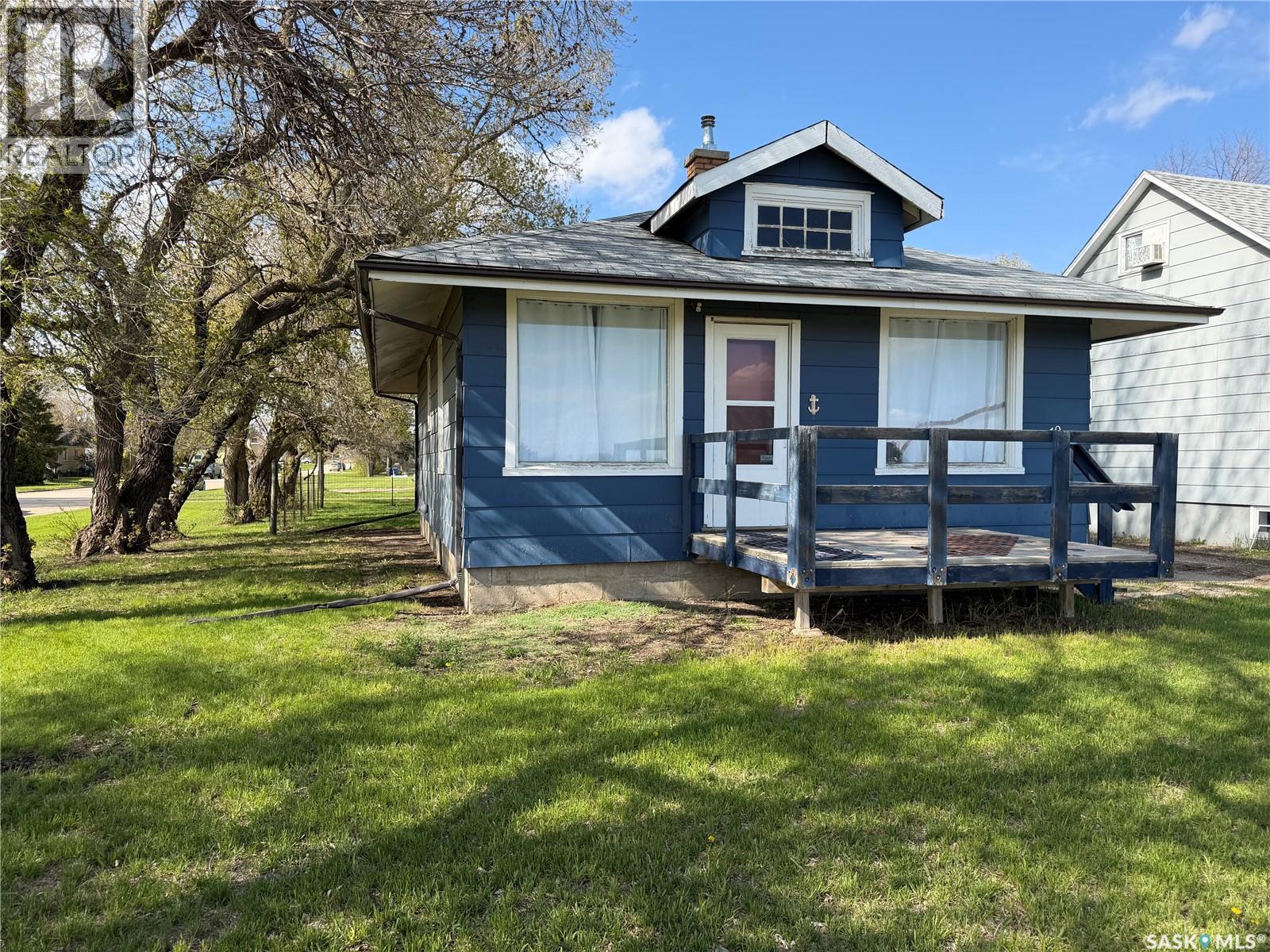 10 Railway Avenue, Redvers, SK - Outdoor