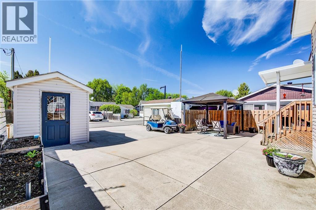 11 Hemlock Crescent, Puslinch, ON - Outdoor