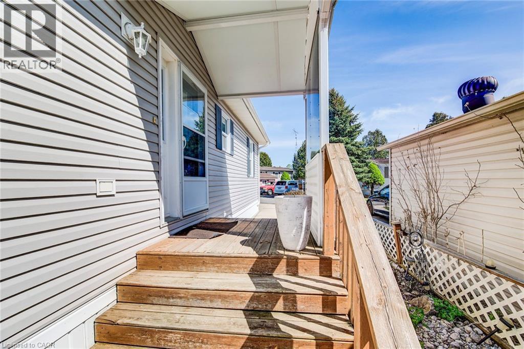 11 Hemlock Crescent, Puslinch, ON - Outdoor With Exterior