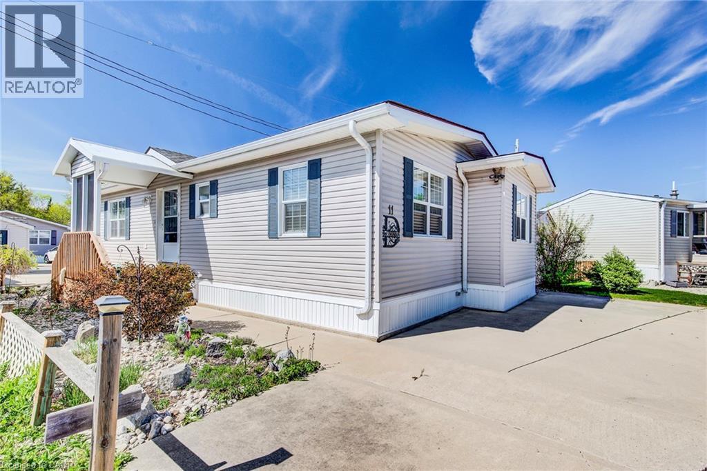 11 Hemlock Crescent, Puslinch, ON - Outdoor
