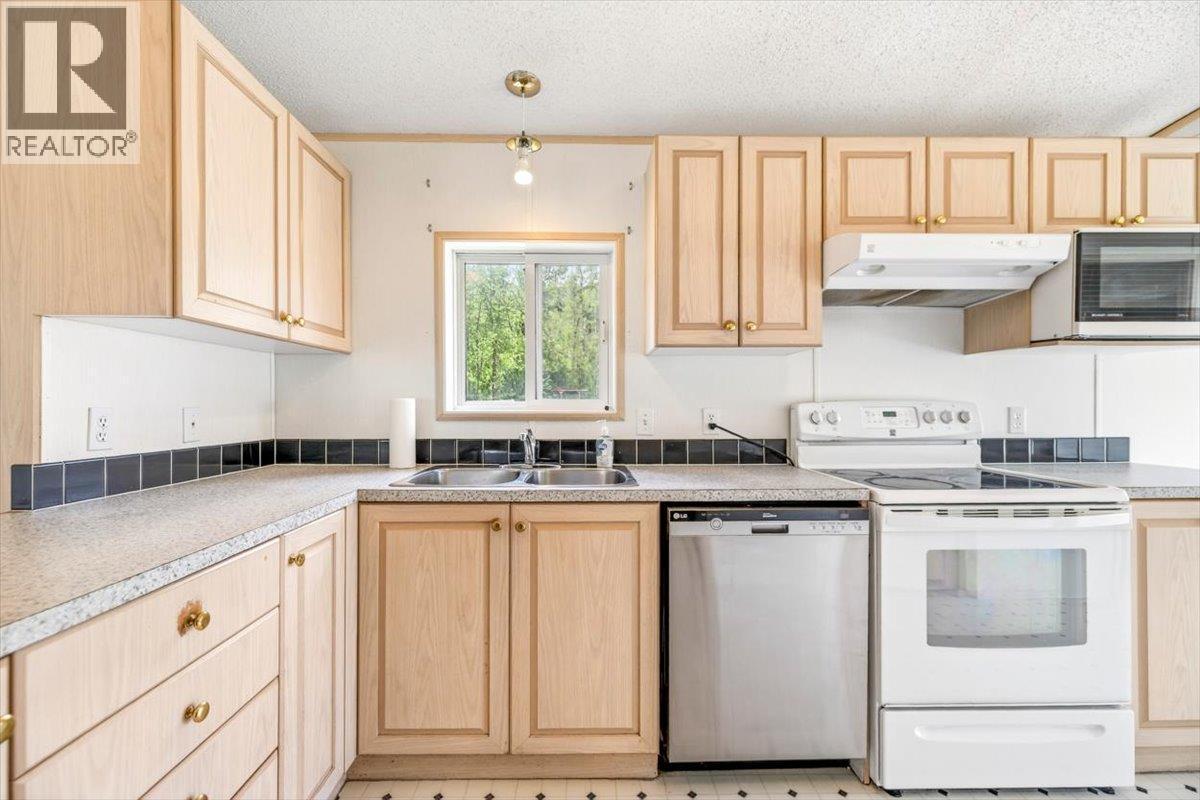 1989 3 Highway, Fernie, BC