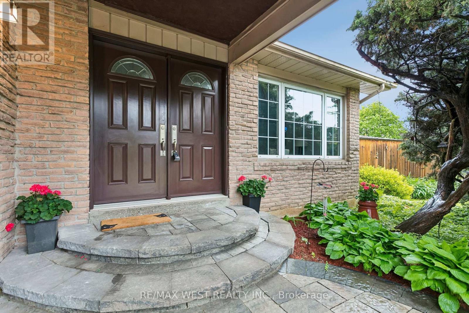 563 Joyce Boulevard, Milton, ON - Outdoor With Exterior